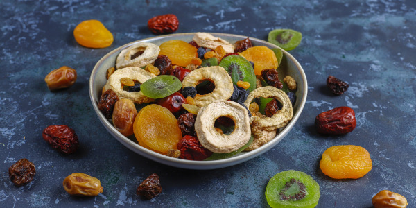 ¿Es saludable la fruta deshidratada? Propiedades, beneficios ¡y receta extra!