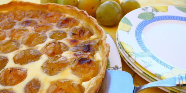 Delicia de temporada: ¡tarta de ciruelas claudias para endulzar tus días de verano!